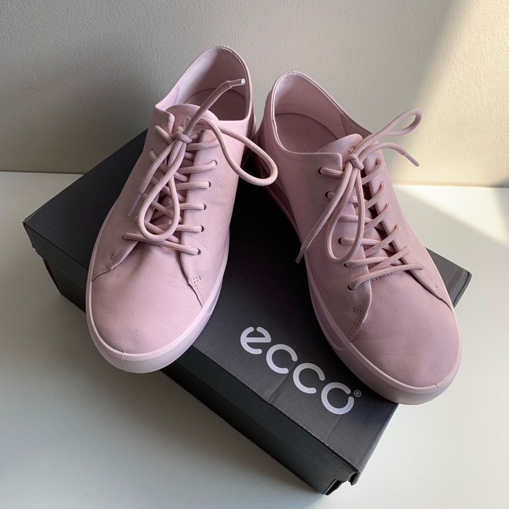 Ecco Blossom Rose Leather Sneakers